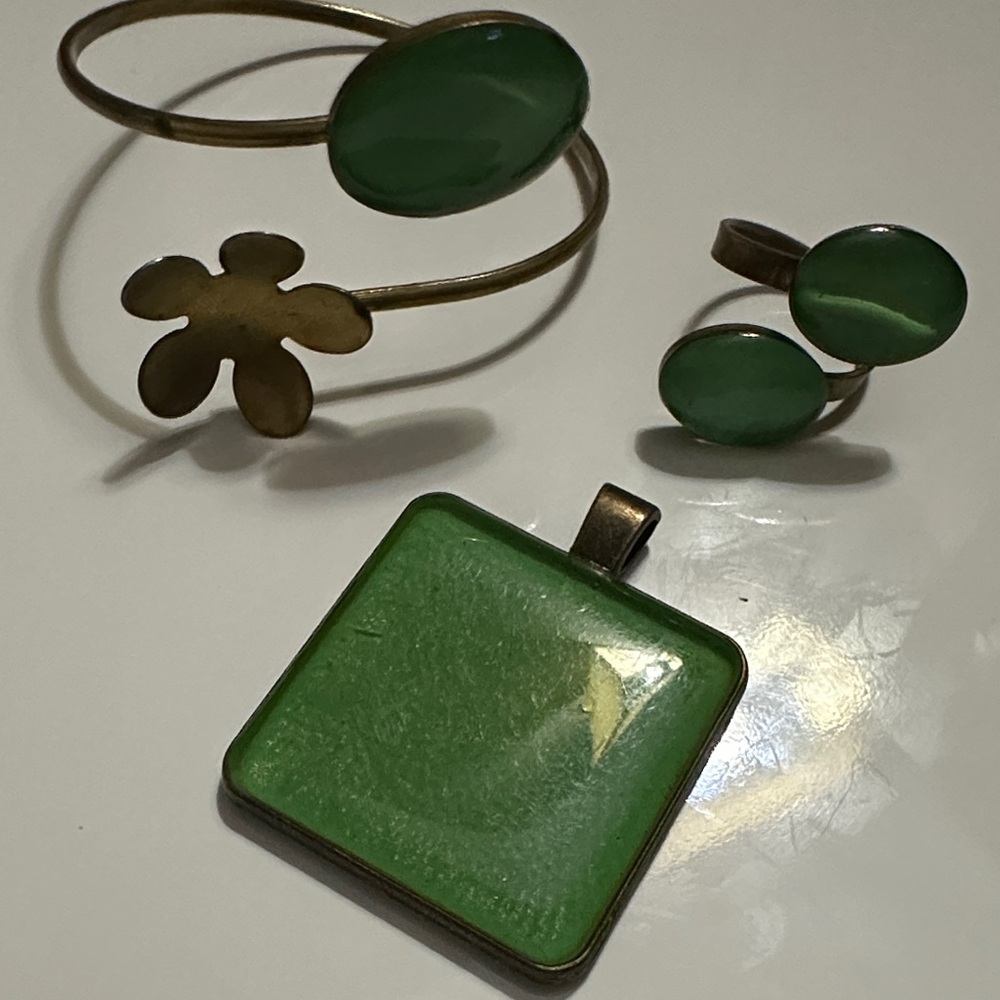 Elegant Green Jewelry Set